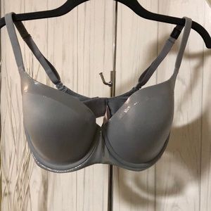 Woman’s size 34DDD bra